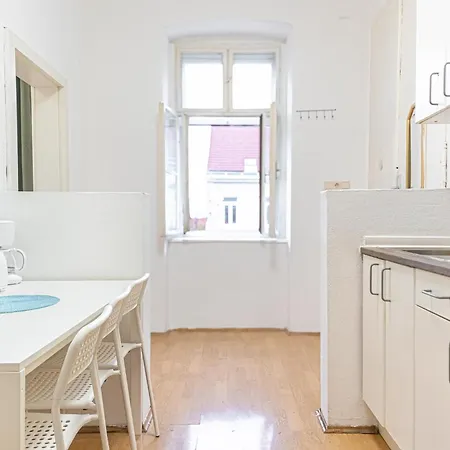 Spacious 2Br Apt -Near Wiener Stadthalle Burggassewiener Well Located Viena Exterior foto