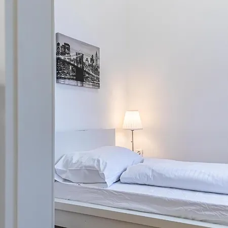 Spacious 2Br Apt -Near Wiener Stadthalle Burggassewiener Well Located Viena Exterior foto