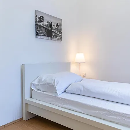 Spacious 2Br Apt -Near Wiener Stadthalle Burggassewiener Well Located Viena Exterior foto
