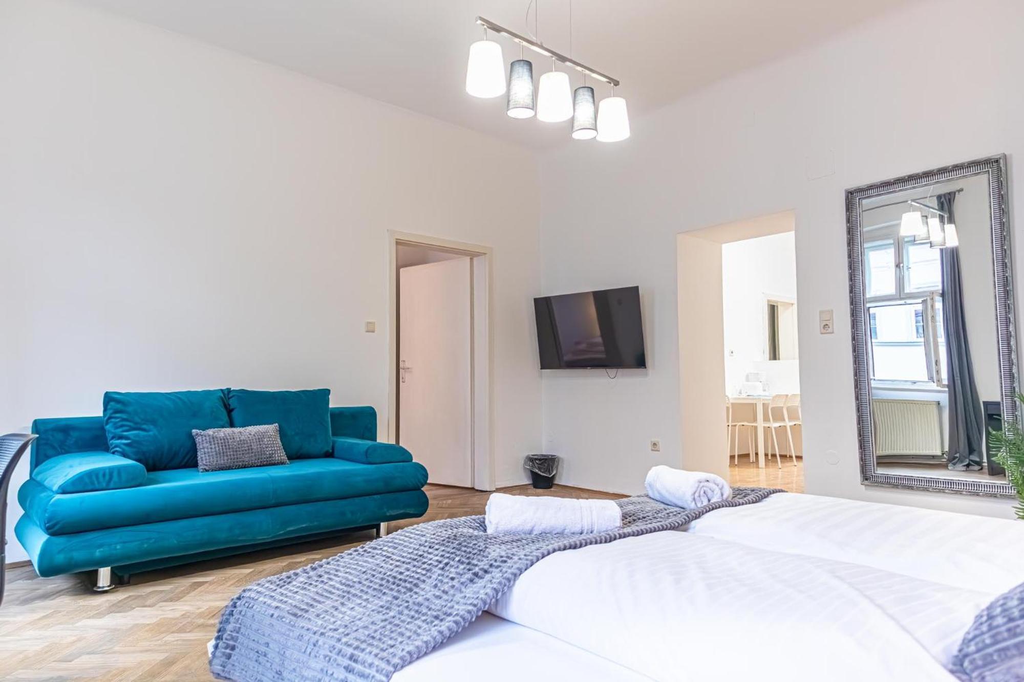 Spacious 2br -near Wiener Stadthalle Burggassewiener Well Located * Viena