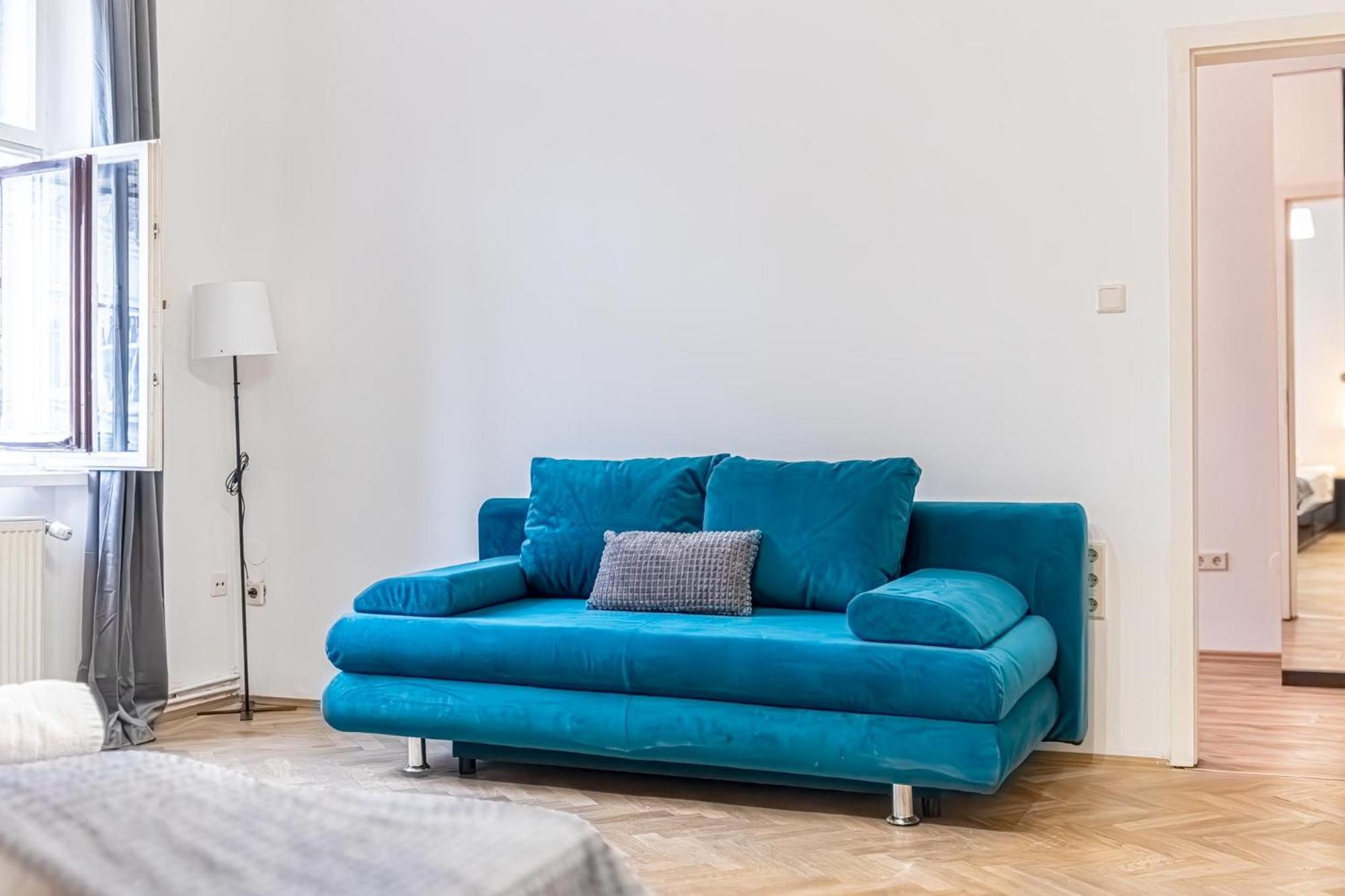 Spacious 2br -near Wiener Stadthalle Burggassewiener Well Located Apartamento *