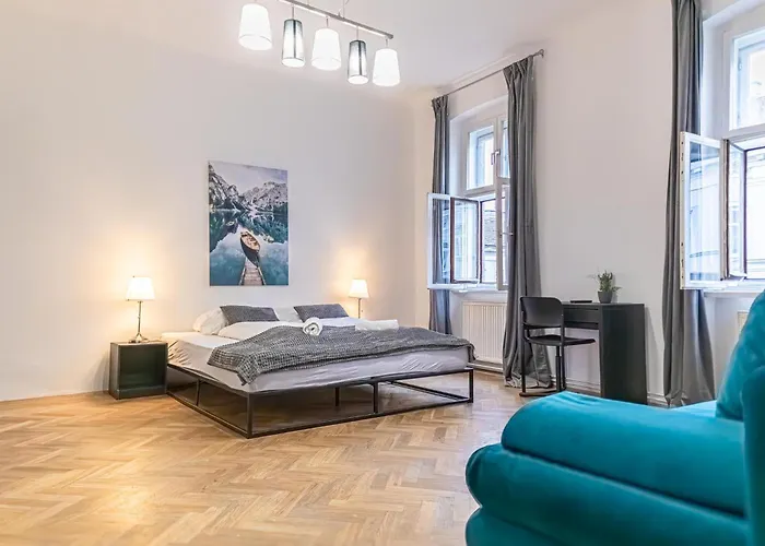 Spacious 2Br Apt -Near Wiener Stadthalle Burggassewiener Well Located