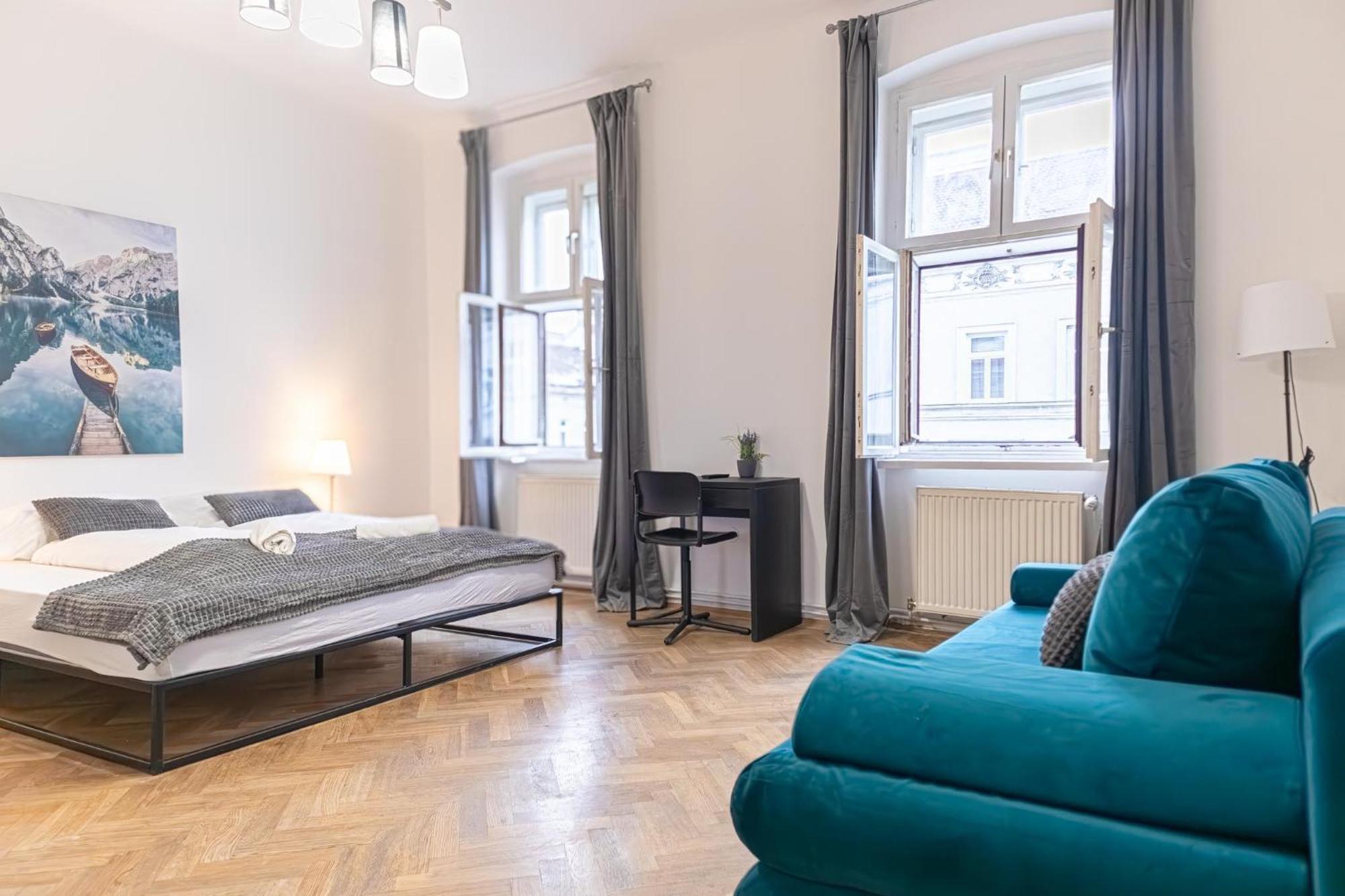 Spacious 2br -near Wiener Stadthalle Burggassewiener Well Located Wien