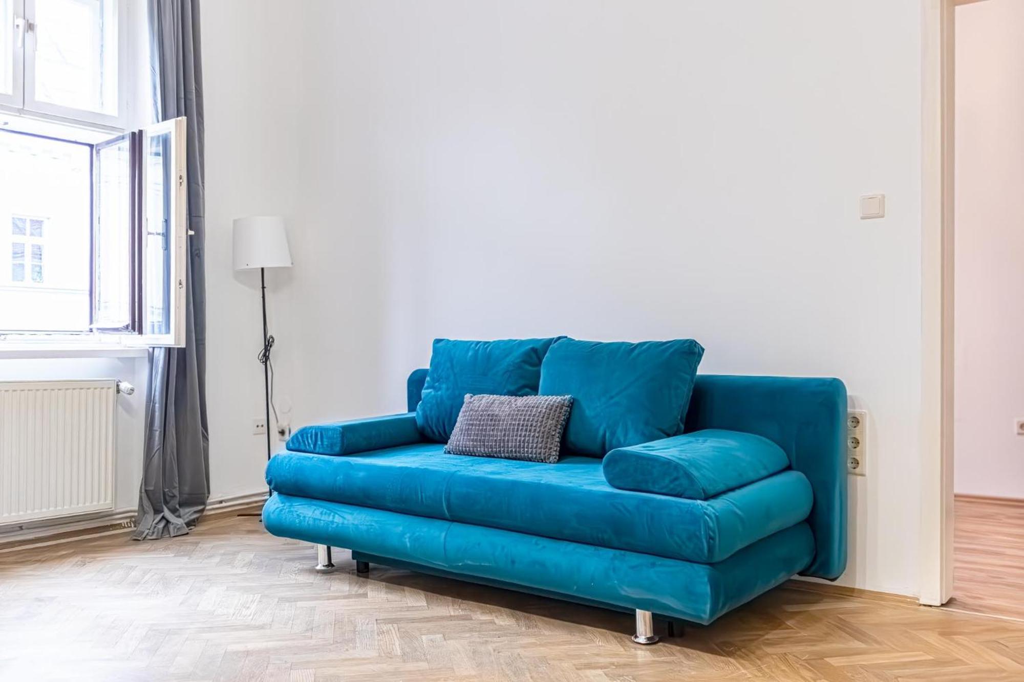Spacious 2br -near Wiener Stadthalle Burggassewiener Well Located Apartment Wien